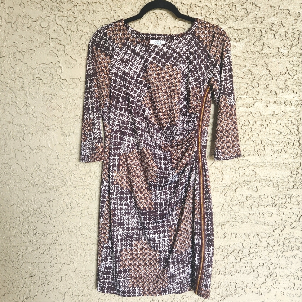 Cato Ruched Dress Brown, White, Tan Pattern With Gold Chain Side Accent Size S
